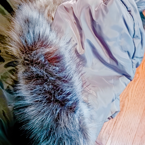 **BRAND NEW** Reitmans Woman's Winter Parka - Picture 2 of 3